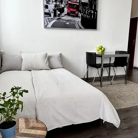 Evergreen - Quiet Location براتسيلافا
